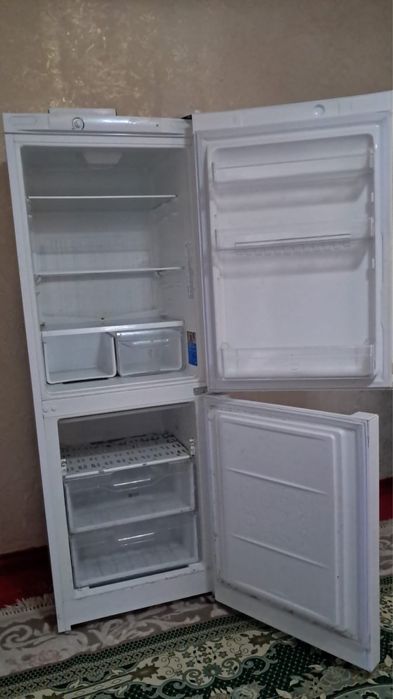 холодильник Indesit