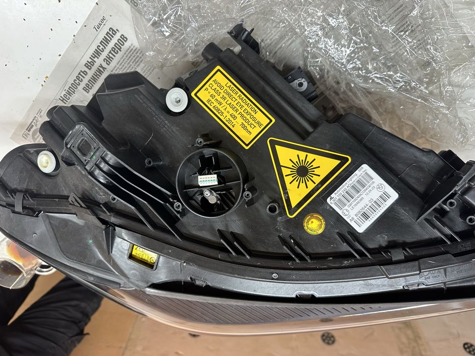 Фара правая BMW М8