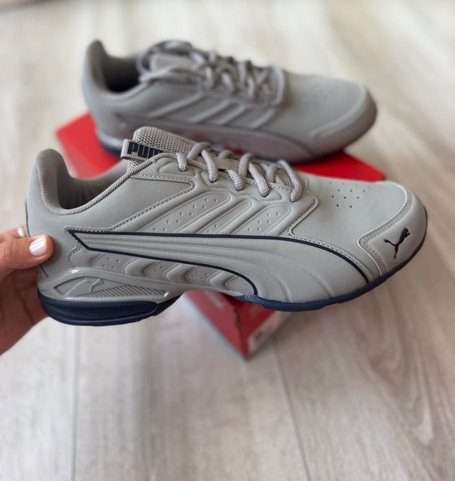 Продам красовки оригинал adidas 40,5 размер 26 см стопа, легкие