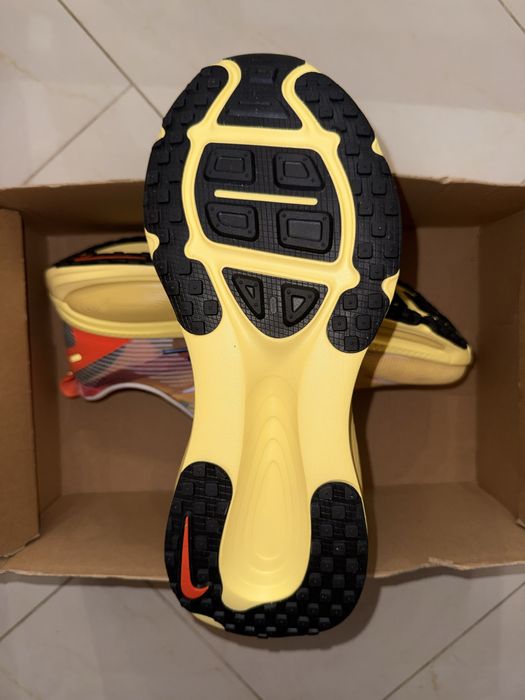 Маратонки Nike Vomero 18 “International Running Pack” - размер 48.5