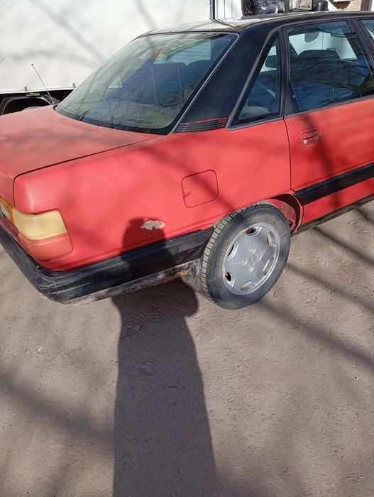 Продам машину Audi 100, 1989 г.в.