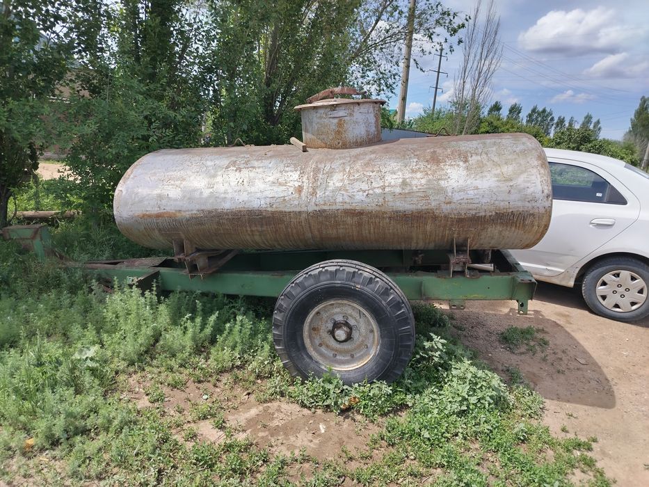 Прицеп цистерна, бочка, ёмкасть