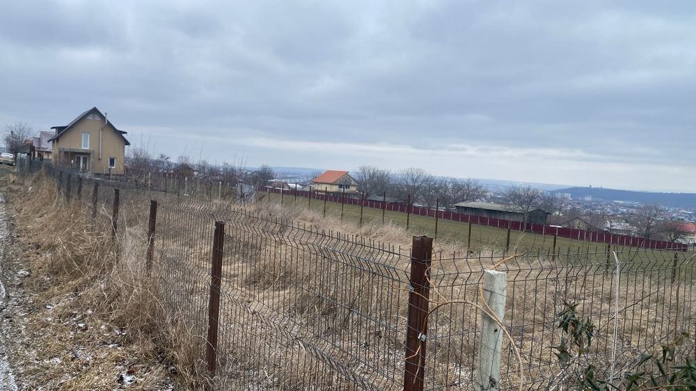 Vând teren în Horpaz