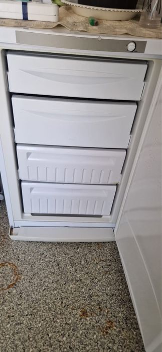 Морозилка Индезит
