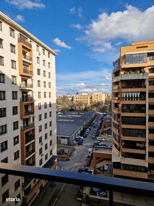 Proprietar, inchiriez apartament cu 3 camere, Bloc 2017, 2xbai, AC