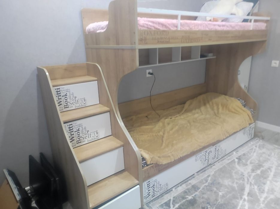 Продам 2х спальную кровать