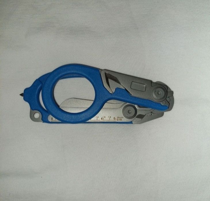 Foarfeca multifunctionala rabatabila