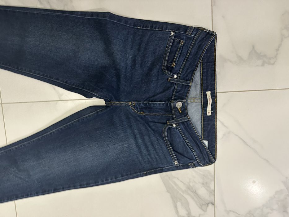 Оригинални дамски дънки Levi’s ,размер 27