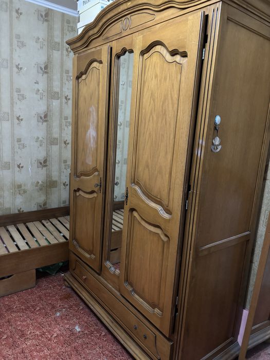 Продам шкаф и кровать