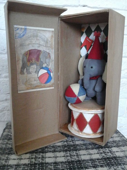 Слоненок на шаре .Коллекционная игрушка