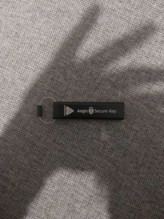 Stick encrypted drive