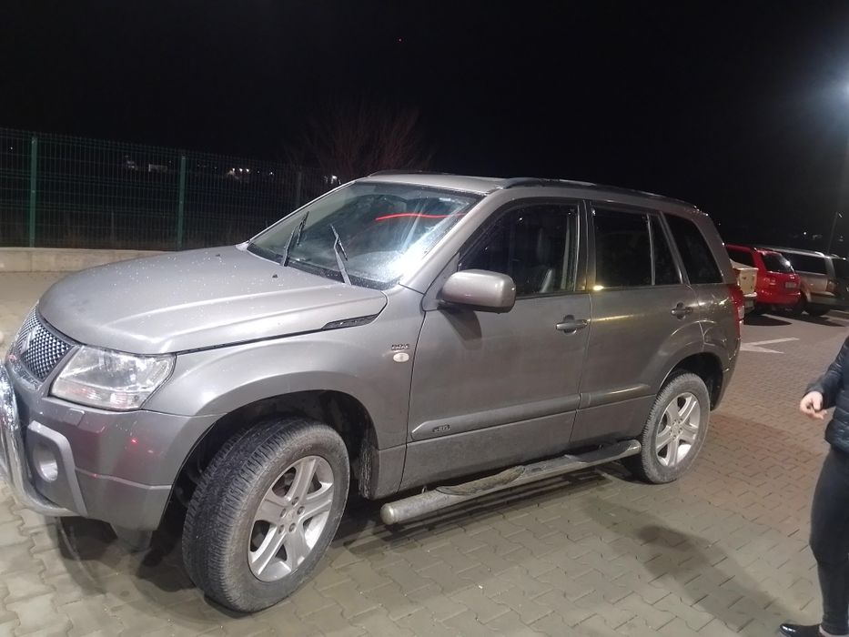 Mașină Suzuki grand Vitara