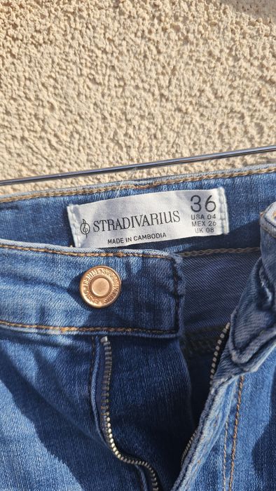 Blugi Stradivarius mărimea 36