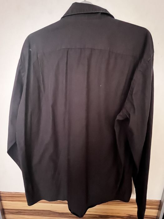 Черна риза с дълъг ръкав