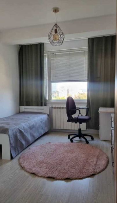 Тристаен апартамент под наем Изток