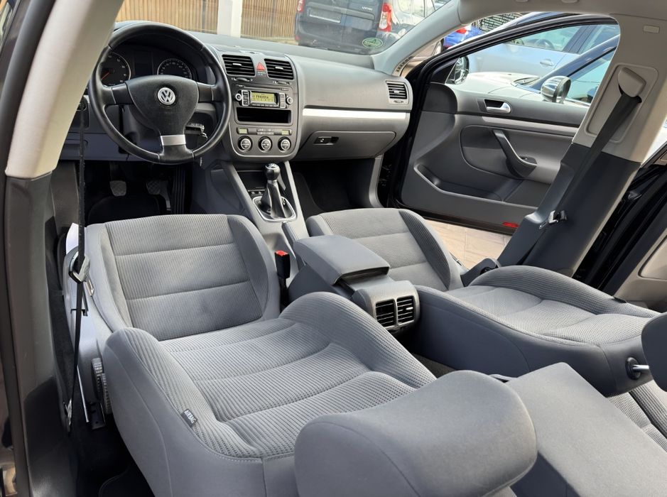 Vw Golf.  *2009*