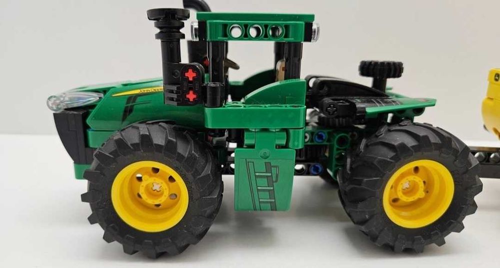 Lego Technic 42136 tractor
