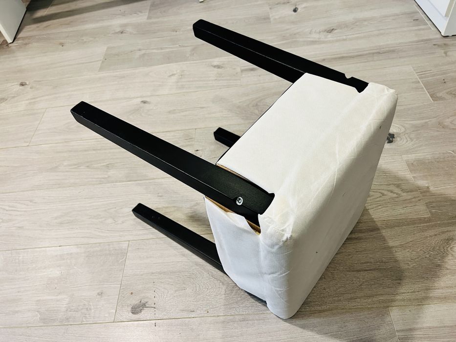 Taburet scaun NILS Ikea pentru masa de machiaj sau copii