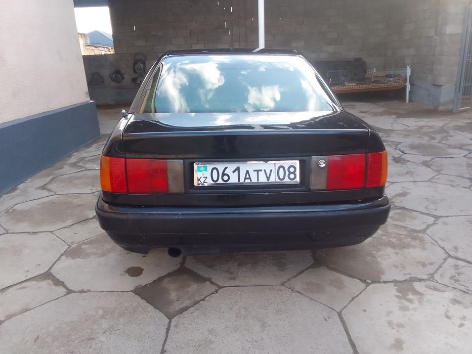 Продам ауди с4..