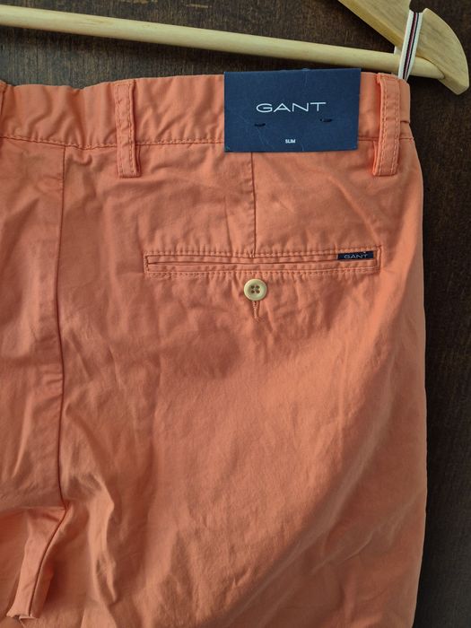 Продавам нов мъжки панталона GANT