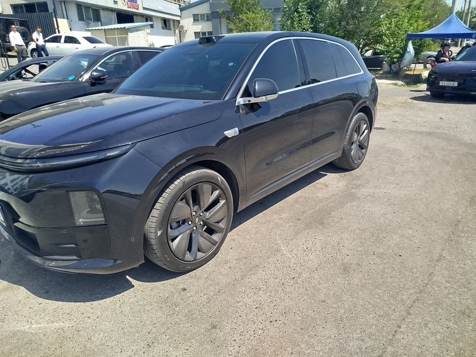 Продается Lixiang 6