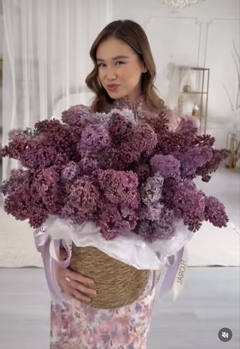 Сирень в корзине