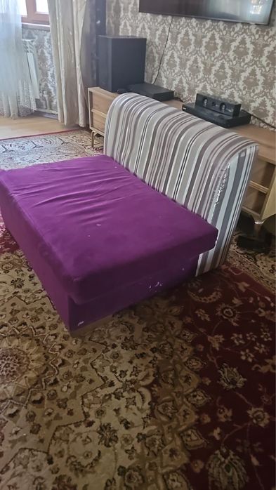 Диванчик не сломан