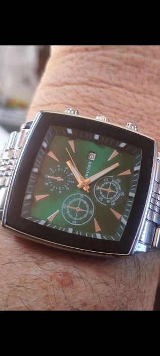 Продавам кварцов часовник