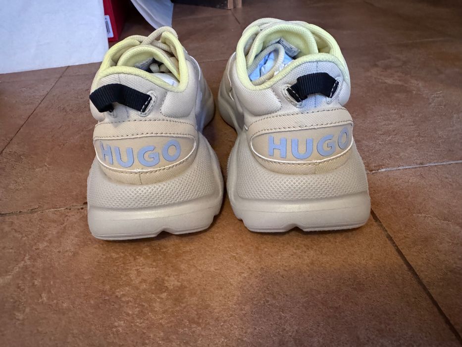 Hugo Маратонки чисто нови
