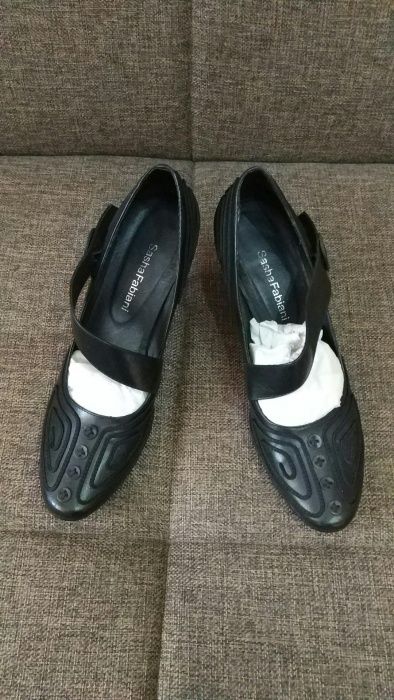 Итальянские кожаные туфли Sasha Fabiani. Размер 38. Почти новые.