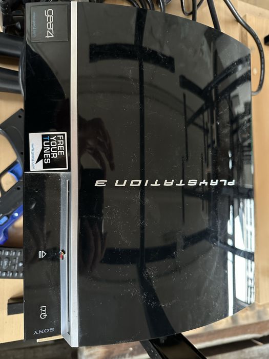 Vand PS3 SONY cu pachet complet!