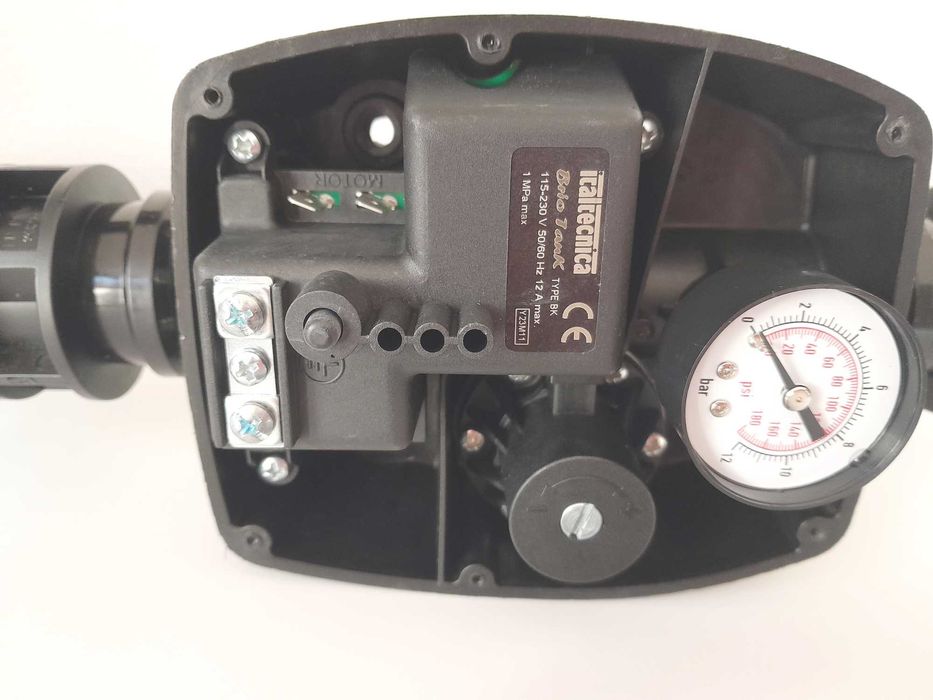 PRESOSTAT cu manometru - Italtecnica  BRIO-TANK 2.0