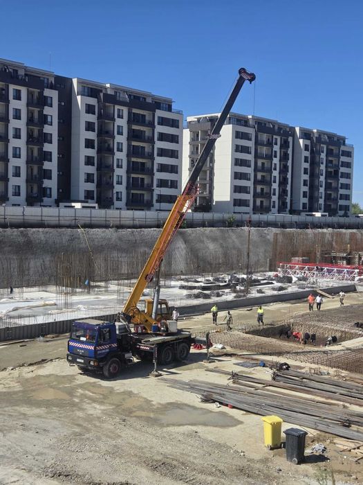 Inchiriere macara automacara hidrom 18 tone