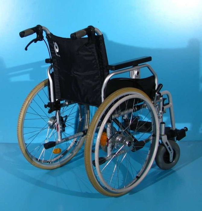Scaun cu rotile invalizi Ibesco MD - latime sezut 43 cm
