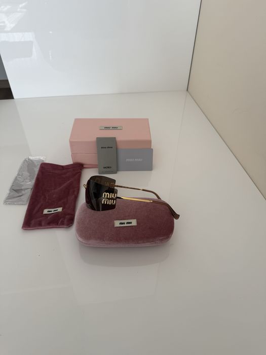 Дамски слънчеви очила Miu Miu