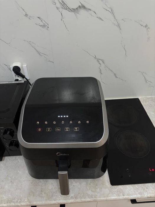 Аэрогриль Midea с 8 режимами