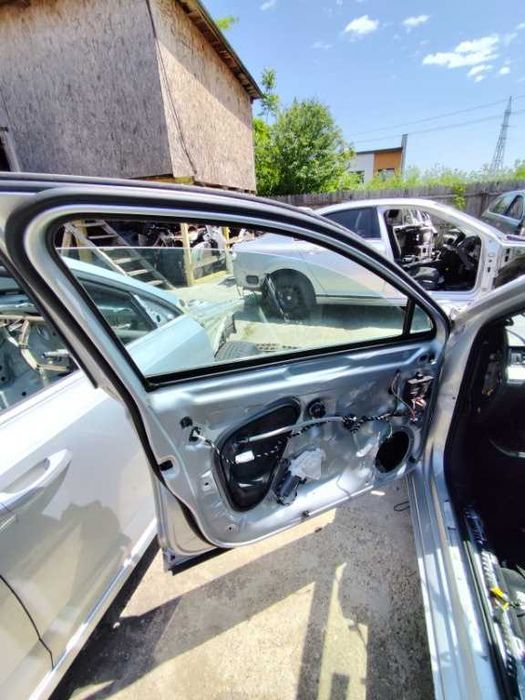 Usa stanga fata completa Passat B8