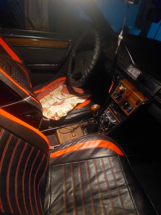 Продаётся  мерс Е 200