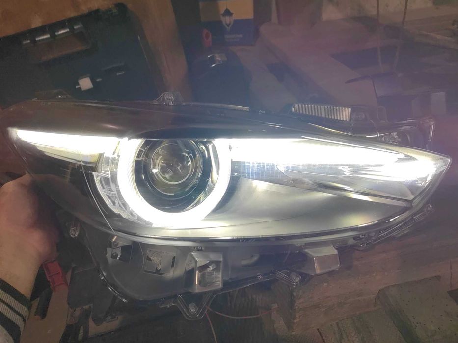 Фар Mazda 3 FULL LED десен / Фар Мазда 3 Оригинален