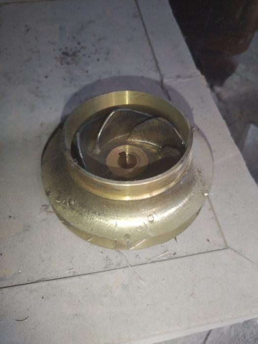 Насос, крышка с крыльчаткой.