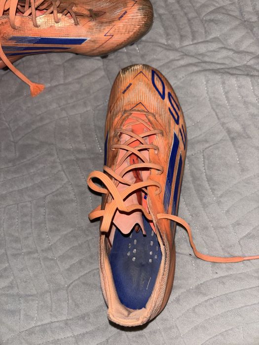 Продаю бутсы Adidas f50
