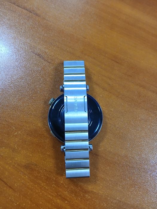 Смарт часовник Huawei