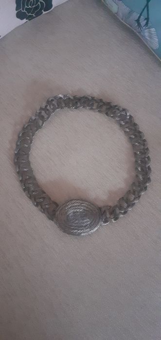 Brău, paftale metalice vechi ,costum popular.