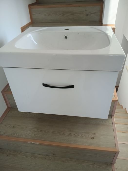 Шкаф за баня нов