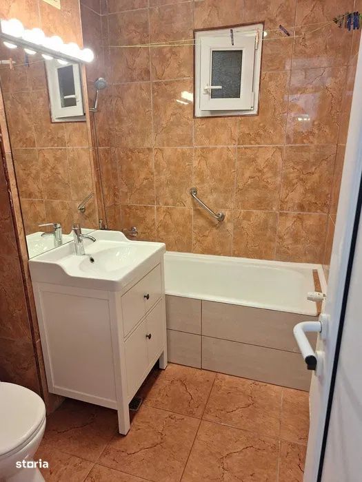 Apartament 4 camere, 95 mp, parcare, zona Piata Zorilor