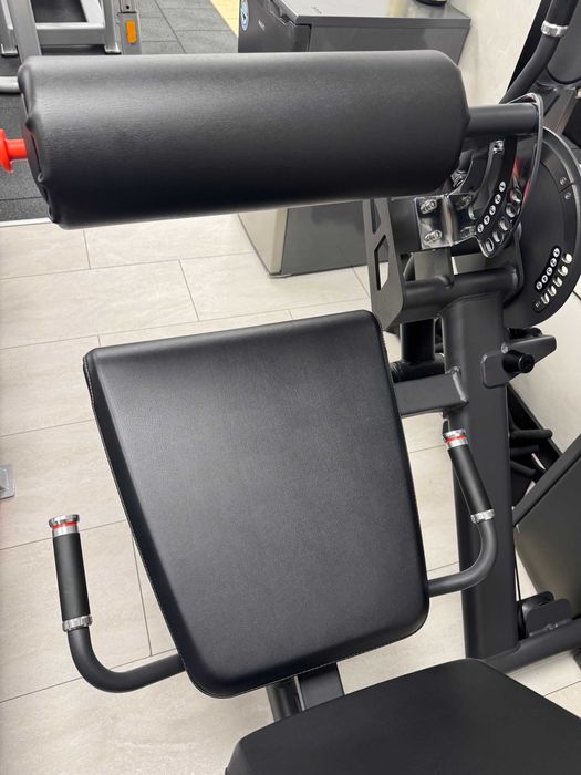 Комбиниран уред за предно и задно бедро