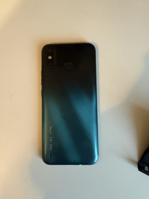 Продам телефон Techno spark 6 go
