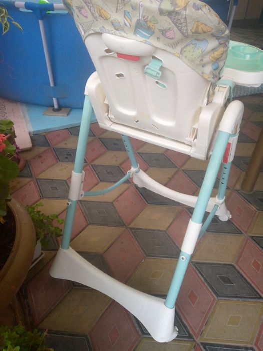 Детский стульчик для кормления.
