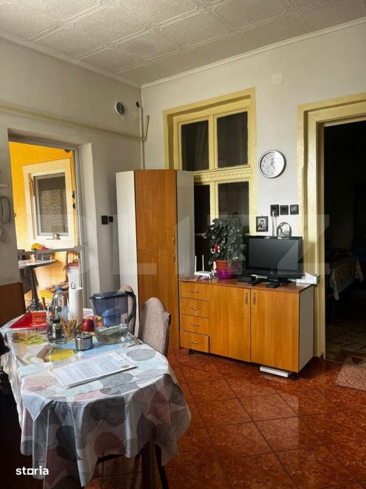 Apartament la casa,cu 5 camere, 89 mp, in zona centrala