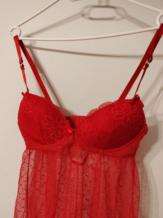 Lenjerie sexy rosie pentru S/M
